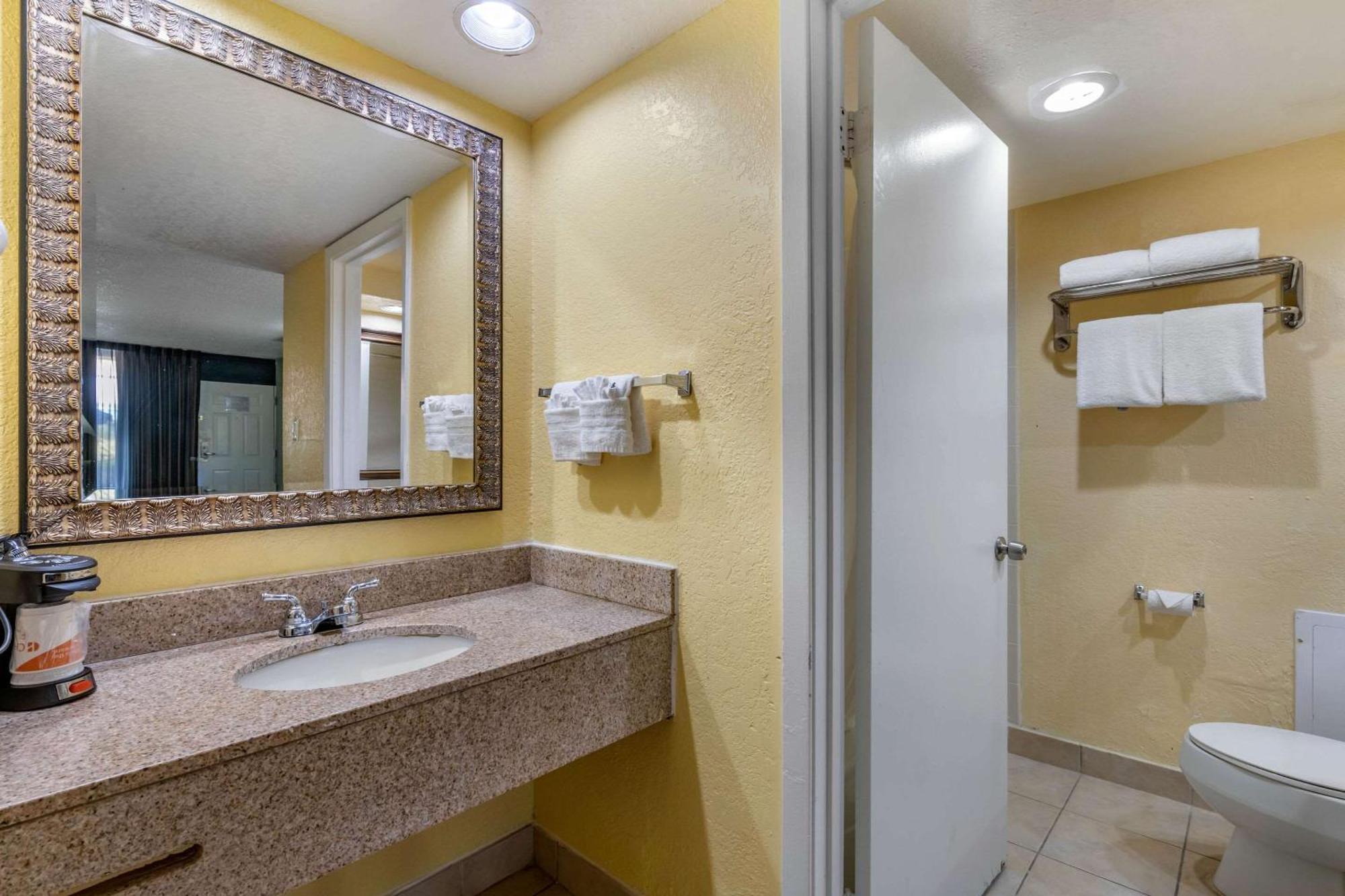 Clarion Inn Orlando International Drive - Icon Park Williamsburg Exterior photo