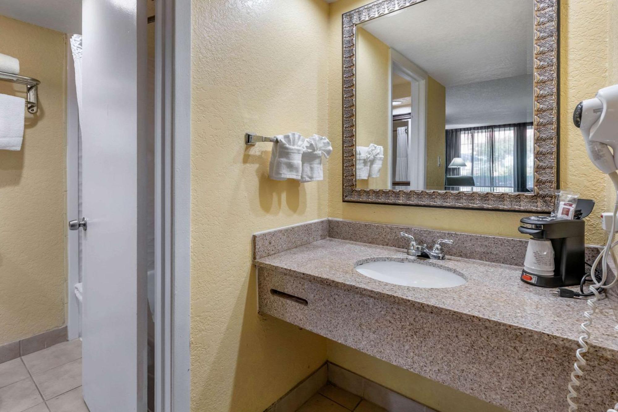 Clarion Inn Orlando International Drive - Icon Park Williamsburg Exterior photo